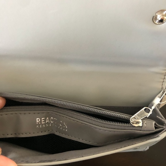 *KENNETH COLE* Seagull Heritage Logo Wallet NWT - Picture 6 of 8